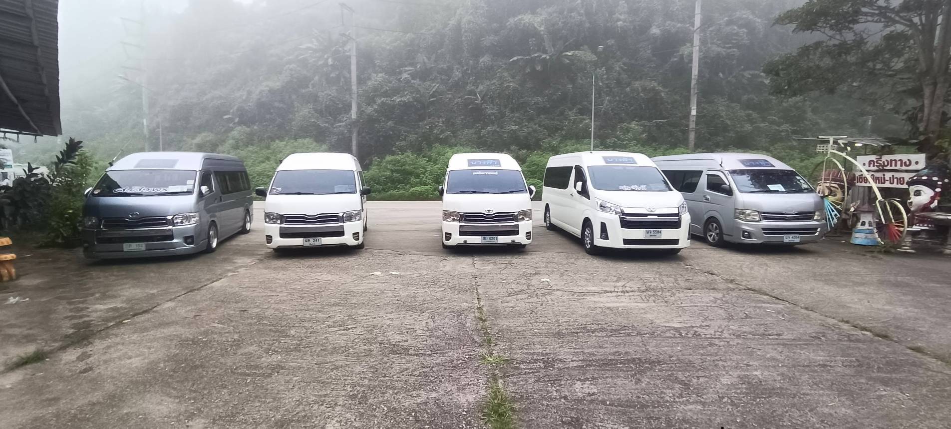 รถในทีม — รถตู้นำเที่ยวเชียงใหม่ นางฟ้าทีม