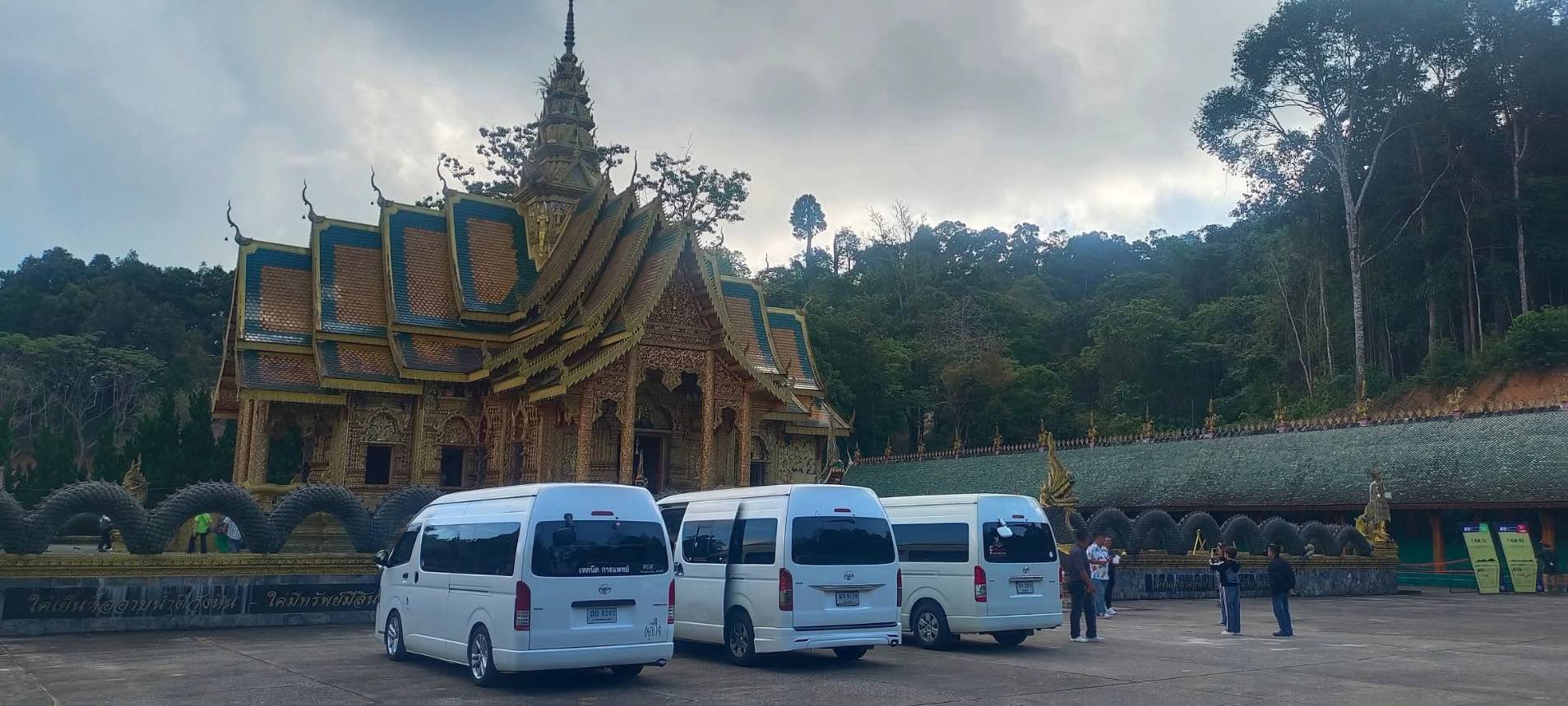 รถในทีม — รถตู้นำเที่ยวเชียงใหม่ นางฟ้าทีม