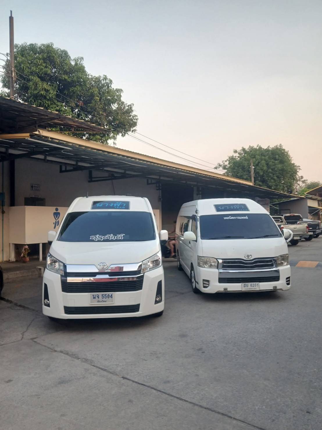 รถตู้หน้าสั้น — คุ้มค่าที่สุด เหมาะกับคณะเล็ก–กลาง ในเมืองและต่างจังหวัด